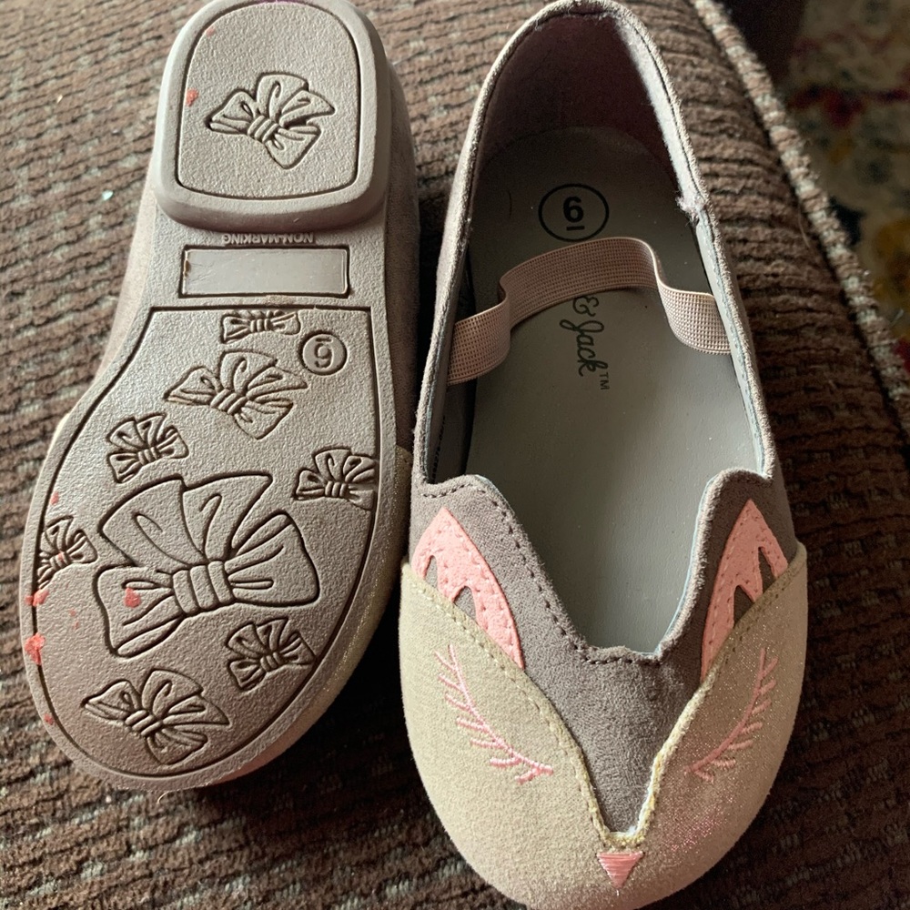 Girl slip on shoes